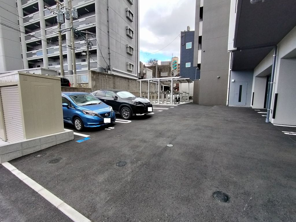 駐車場　駐車場