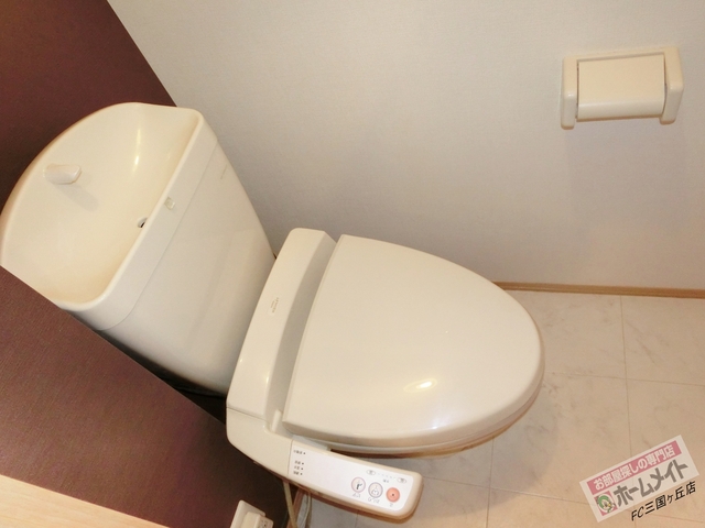 トイレ　温水洗浄便座