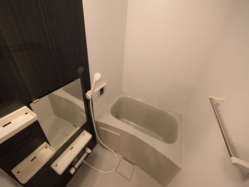 バス・シャワールーム　追い焚き・オートバス機能付お風呂