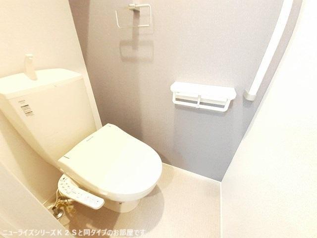 トイレ　温水洗浄便座