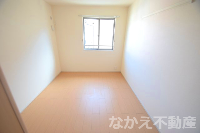 その他部屋・スペース　広くて明るい寝室