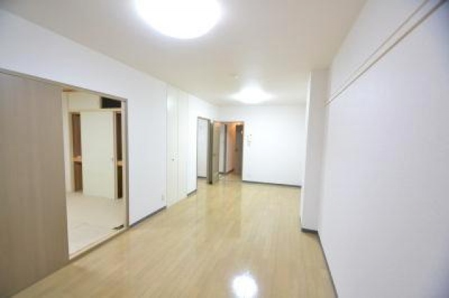 居室・リビング　写真は別のお部屋です。