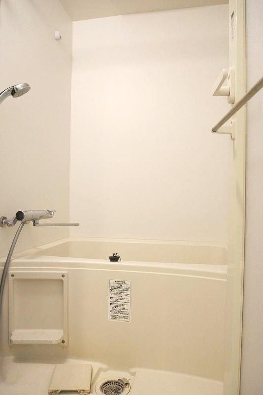 バス・シャワールーム　※別部屋参考写真
