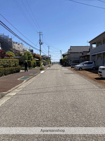 その他　前面道路（その他）まで0m