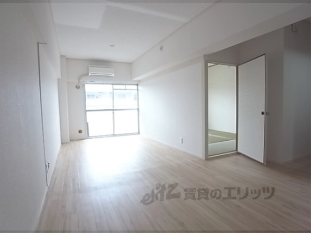 居室・リビング　リビング