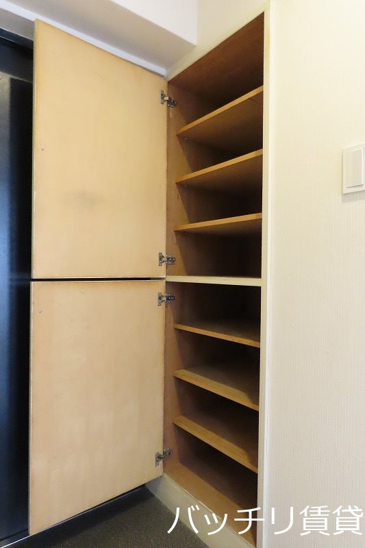 玄関　別号室イメージの為、現状を優先致します