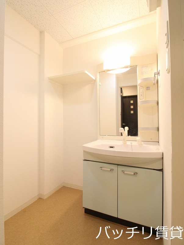 洗面設備　画像は同シリーズタイプの為、参考写真になります。