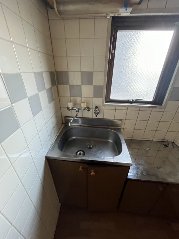 キッチン　(参考)同マンション同間取り他部屋の写真