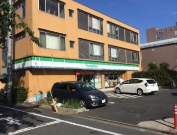 コンビニ　ファミリーマート東玉川二丁目店（コンビニ）まで527m