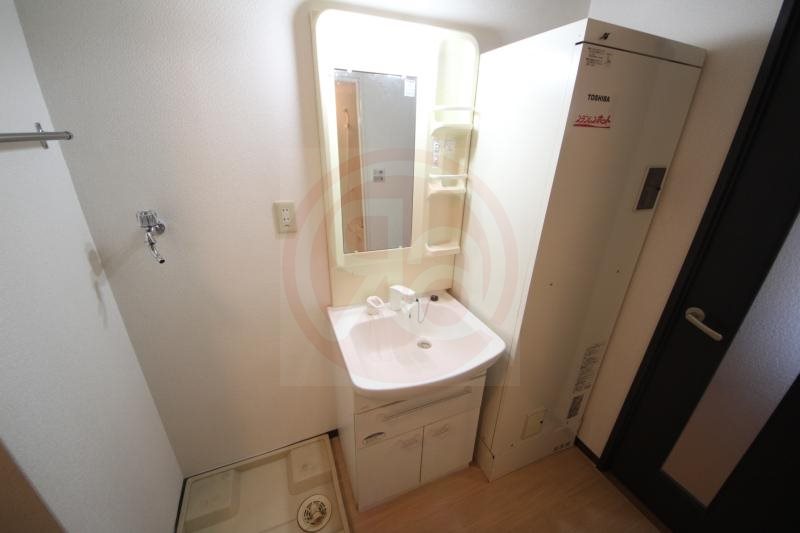 洗面設備　使いやすい独立洗面台です