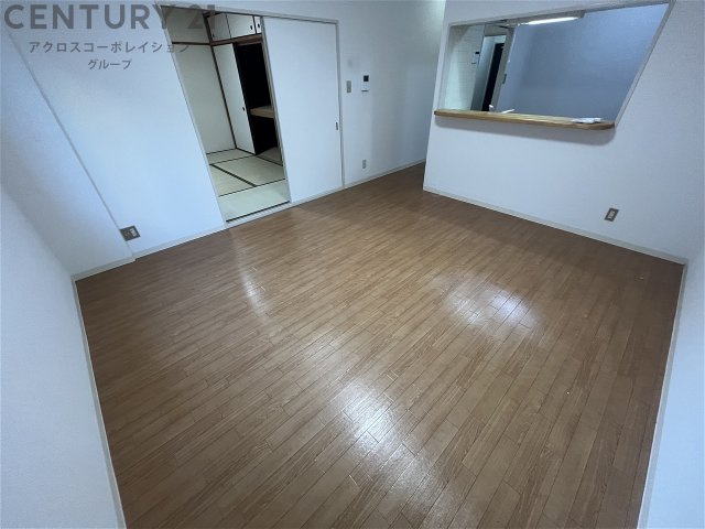 居室・リビング　南向きで日当たり良好なリビングです。