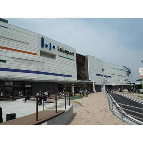 ショッピングセンター　京王百貨店ららぽーと富士見店（ショッピングセンター）まで3031m