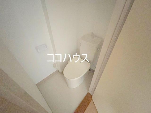 トイレ　新品。シャワートイレ