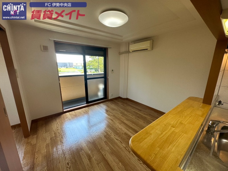 居室・リビング　同型参考写真