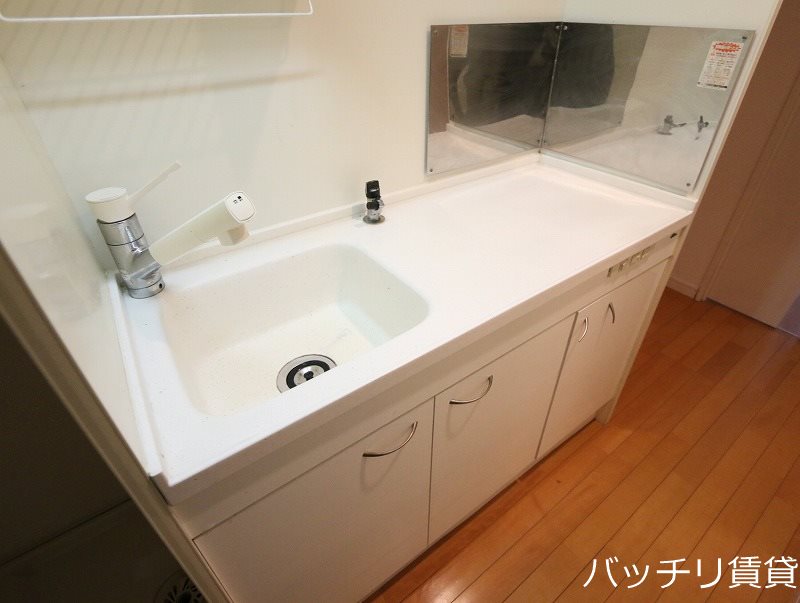 キッチン　写真は同シリーズタイプの為、現状優先になります。