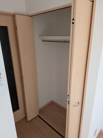 収納　お洋服もたくさんしまえます