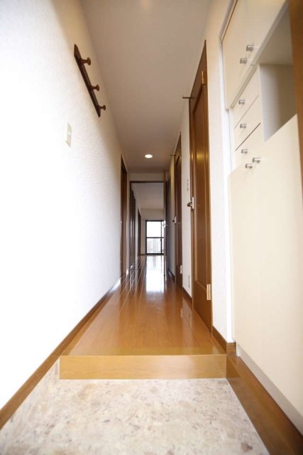 玄関　落ち着いた玄関です