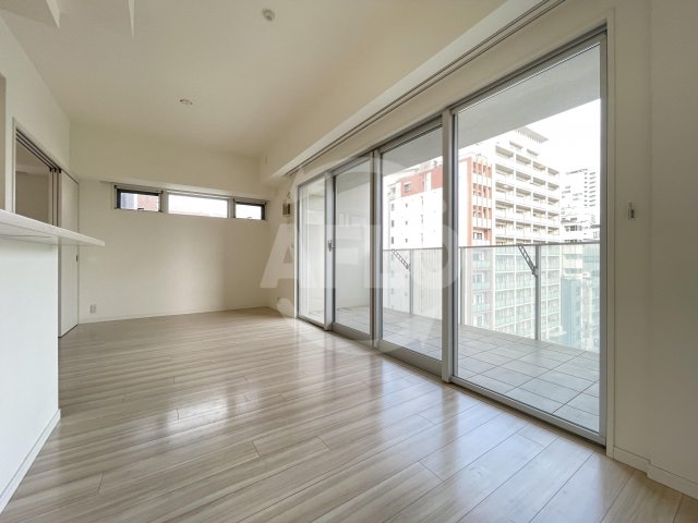 居室・リビング　プラウド堀江公園　　リビング