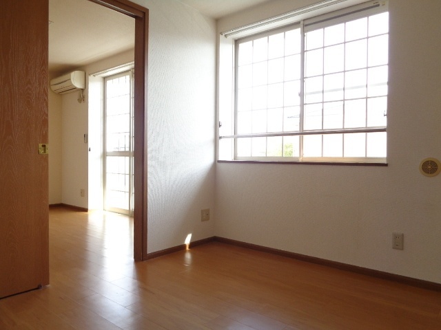 その他部屋・スペース　北側洋間です。