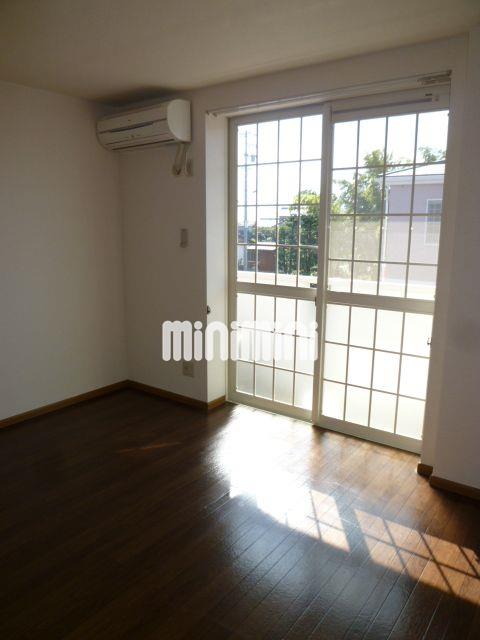 居室・リビング　日当たり良好です。