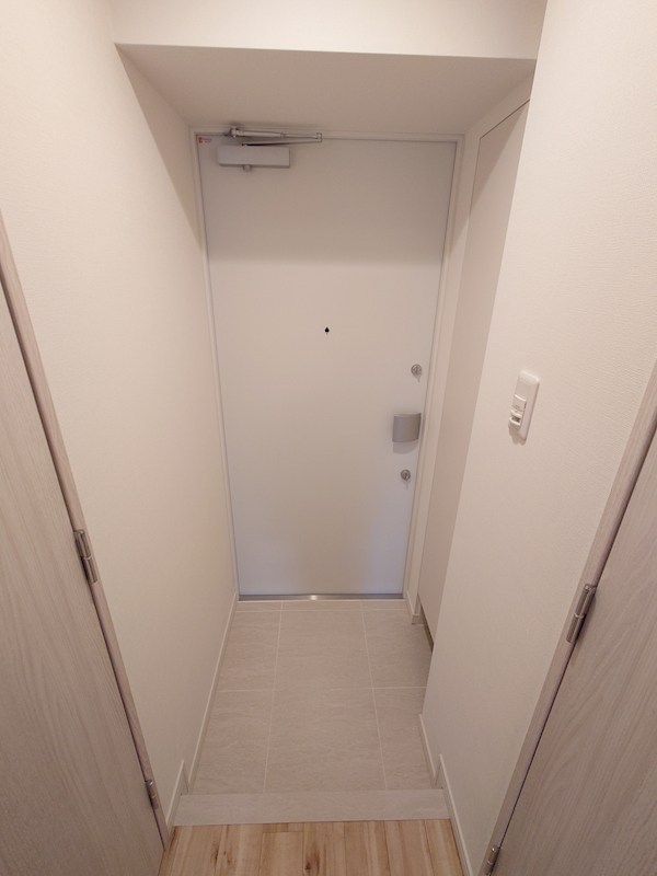 玄関　※同仕様室内写真