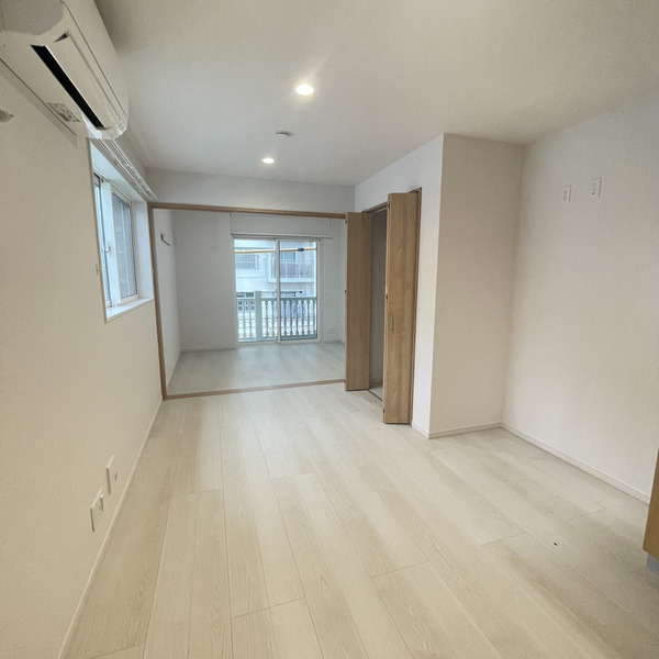 居室・リビング　☆広々とした居室☆