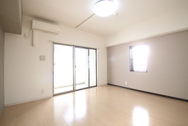 居室・リビング　※別室の参考写真の為、現況優先です。