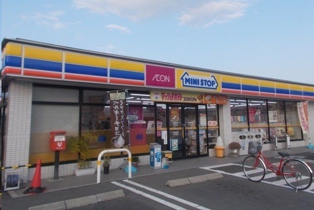 コンビニ　ミニストップ小村町店さん（コンビニ）まで760m