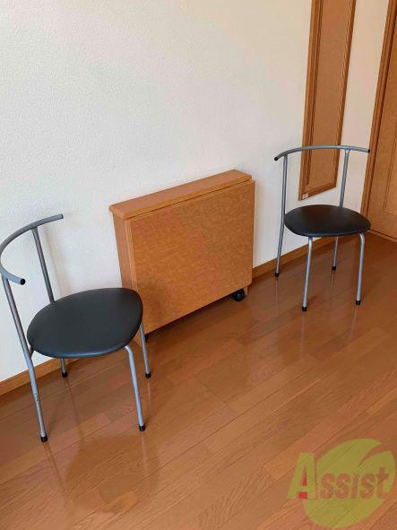 その他　机と椅子が付いていて便利です♪