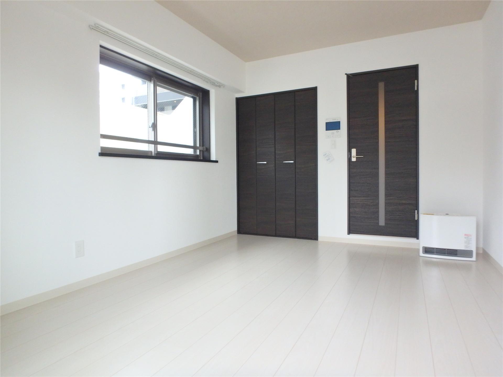 居室・リビング　2面採光で明るい日差しが差し込むお部屋です