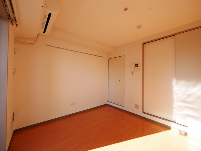 居室・リビング　一人暮らしには十分な広さ