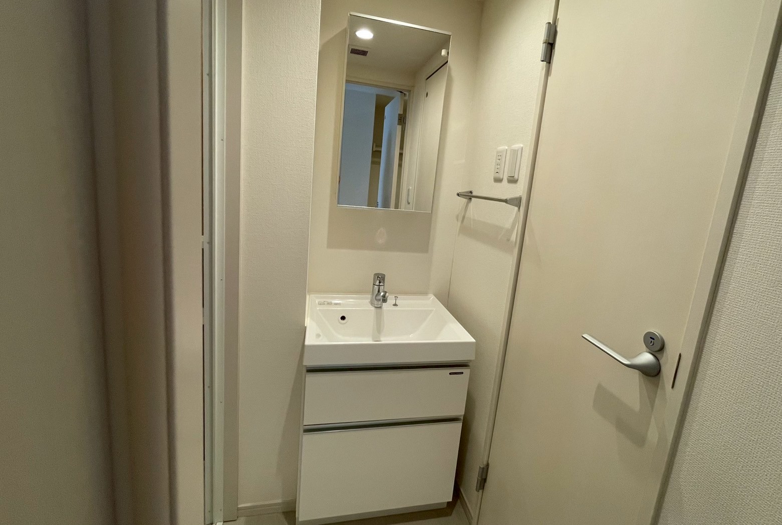 洗面設備　同施工会社の別物件の写真です。