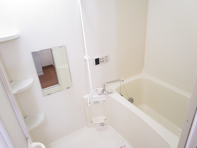 バス・シャワールーム　落ち着いた空間のお風呂です