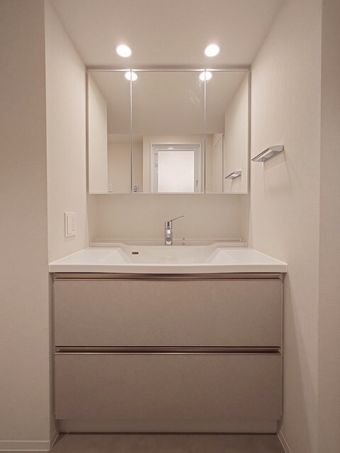 洗面設備　※写真は同タイプ住戸です。