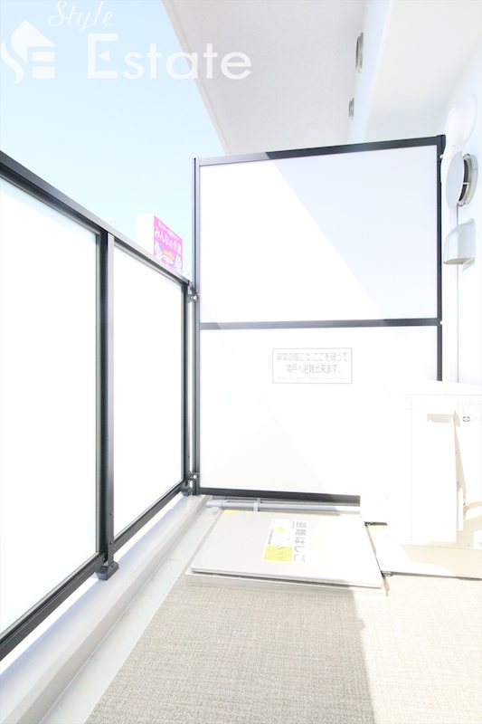 バルコニー　同仕様内装