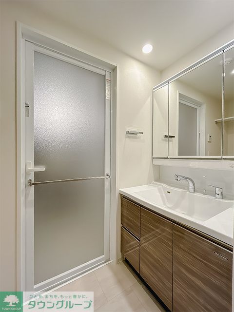 洗面設備　※写真は同タイプ住戸です。