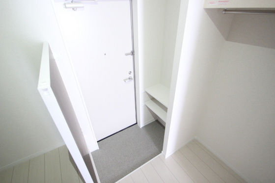 玄関　※別部屋の写真です