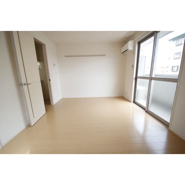 居室・リビング　（角部屋にて撮影）