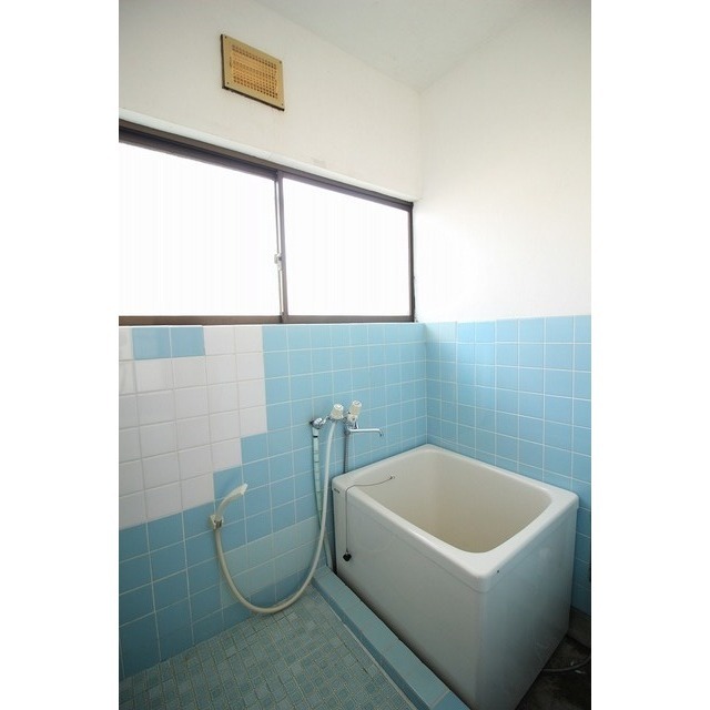 バス・シャワールーム　写真準備中。他室の写真になります。