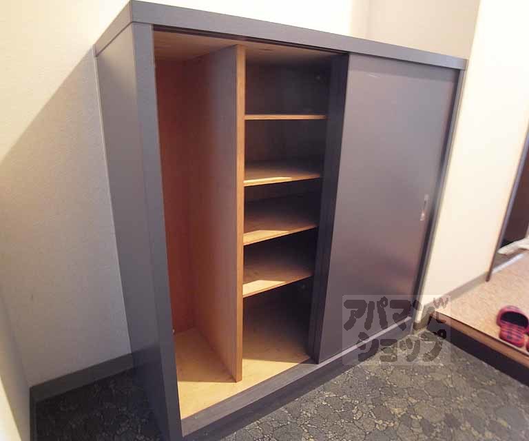 収納　靴箱です。