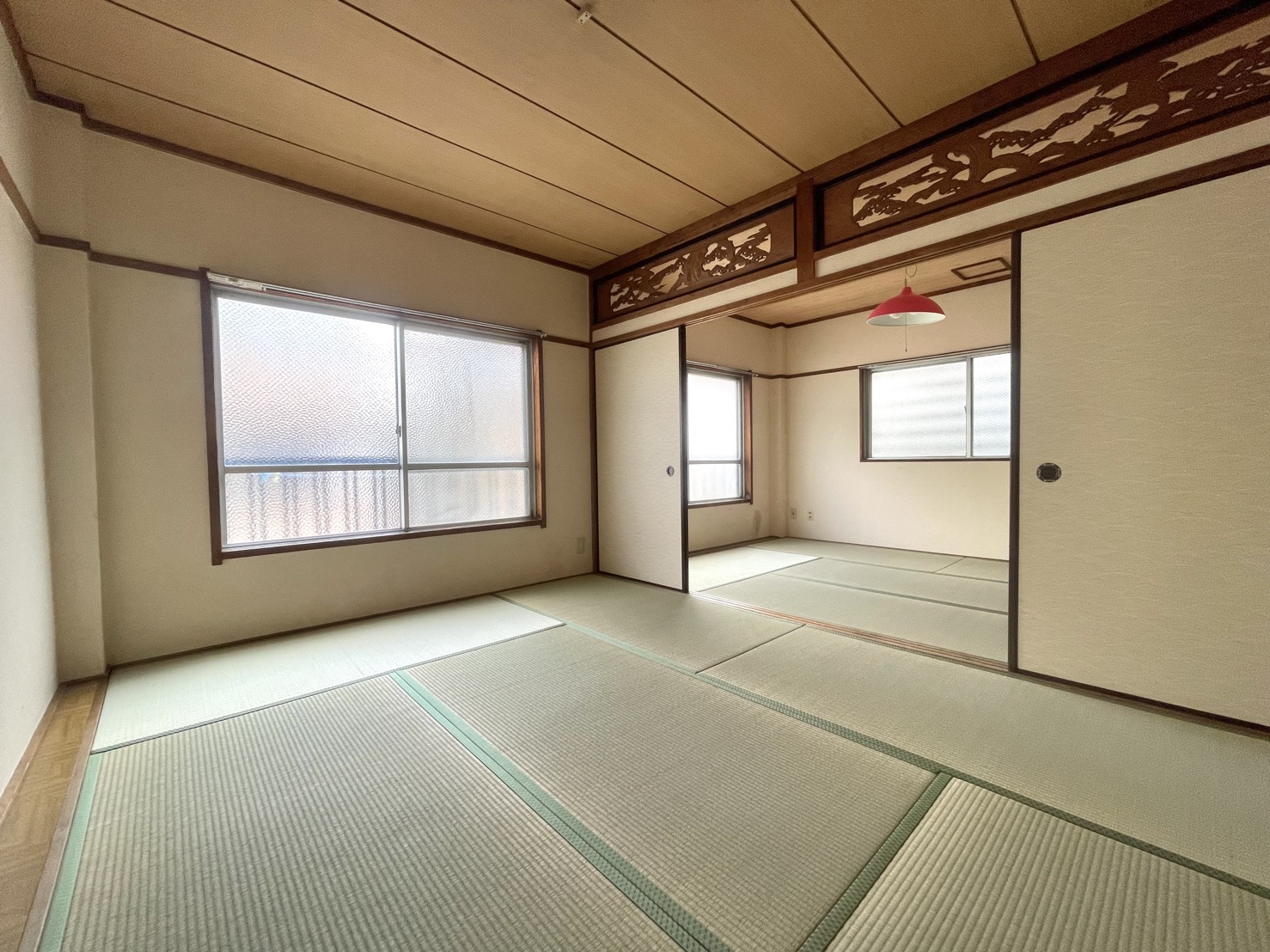 山本貸家の居間写真