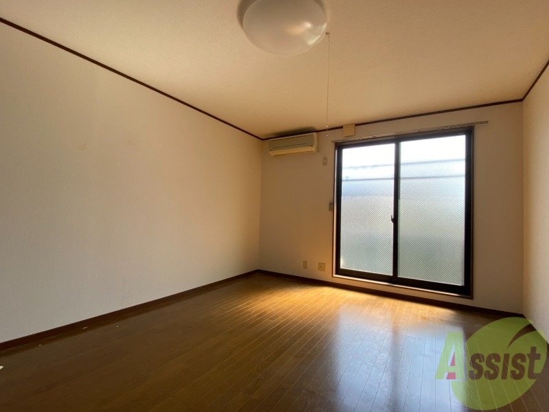 居室・リビング　綺麗なリビングです。家具を何を置くか迷いますね！