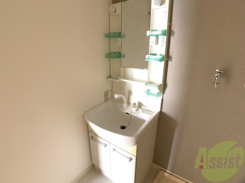 洗面設備　独立洗面台です。用途に合わせて使うことが出来ますね。