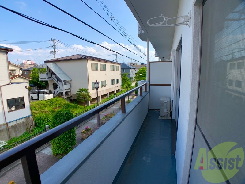 バルコニー　広いバルコニーです。洗濯物が干しやすいですね。