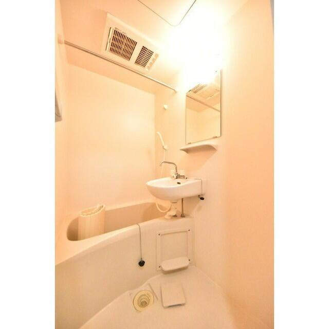 バス・シャワールーム　?