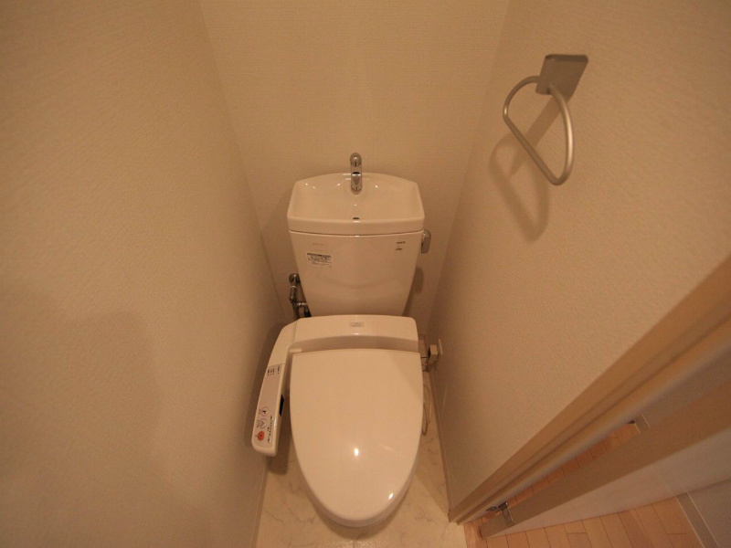 トイレ　温水洗浄暖房便座（お風呂トイレ別）