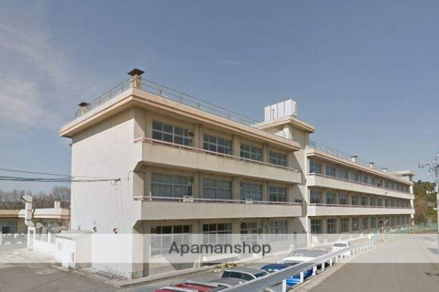 中学校　塩竈市立玉川中学校（中学校）まで967m