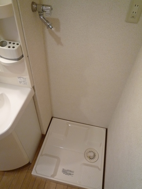 その他設備　防水パン付洗濯機置場