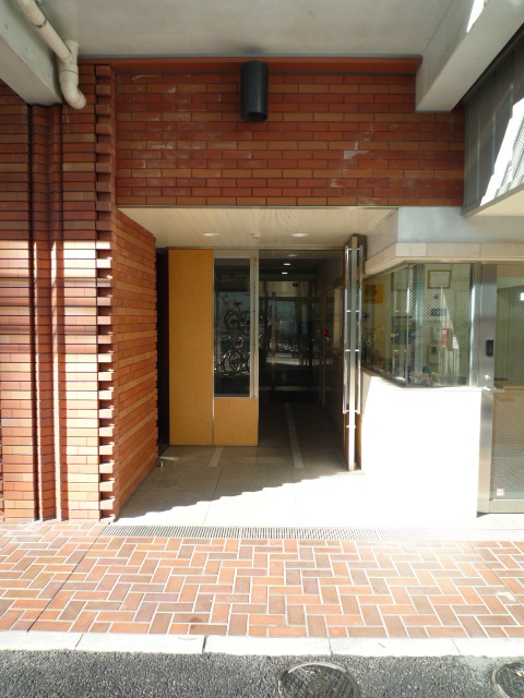 エントランス　建物入り口