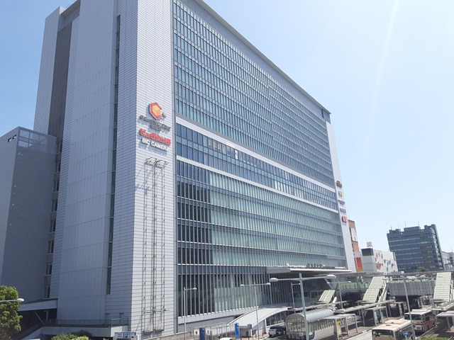 ショッピングセンター　キュービックプラザ新横浜（ショッピングセンター）まで450m